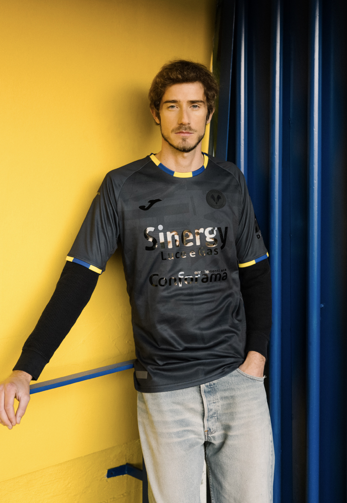 维罗纳发布本特戈蒂体育场60周年特别版球衣