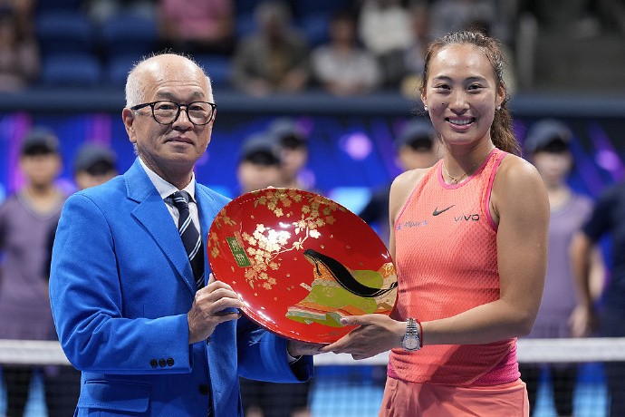 官方：衛(wèi)冕冠軍鄭欽文因肘傷退出WTA500東京站比賽