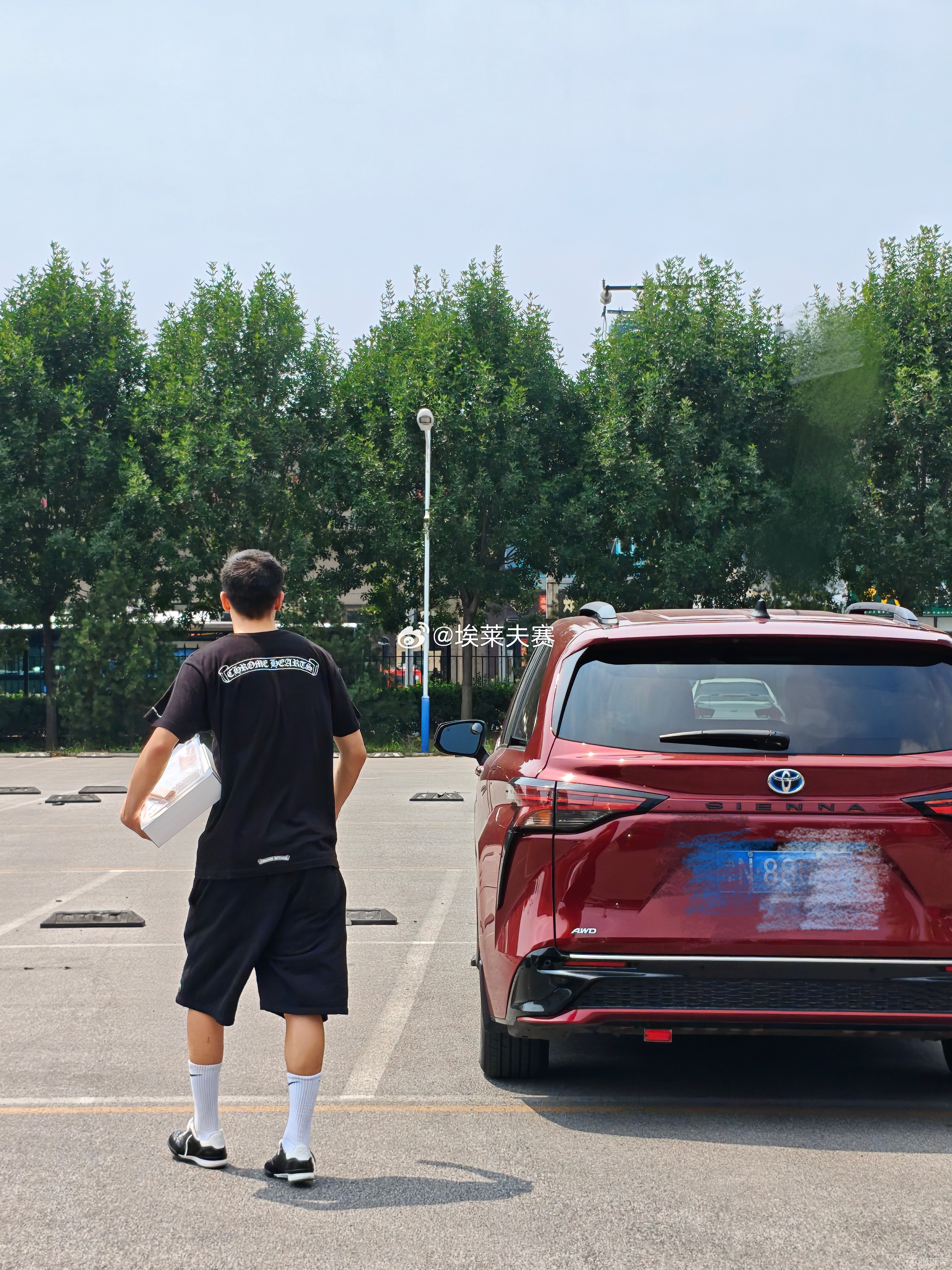 关于九游欢乐官方网站:年轻门将韩佳奇：刻苦训练，提升技术水平的信息