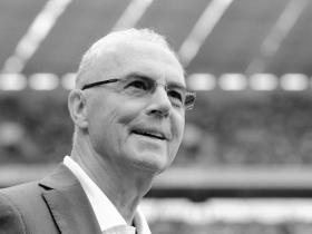 德国足球传奇名宿弗朗茨-贝肯鲍尔去世，享年78岁