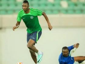 尼日利亚球员萨迪克回应指责：代表国家队出战是荣誉