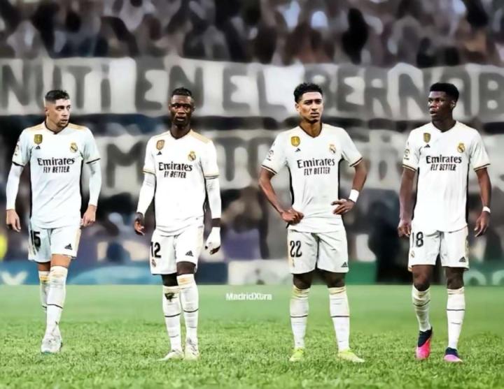 皇马中场"四亿妄为"组合——十二边形战士卡马文加.