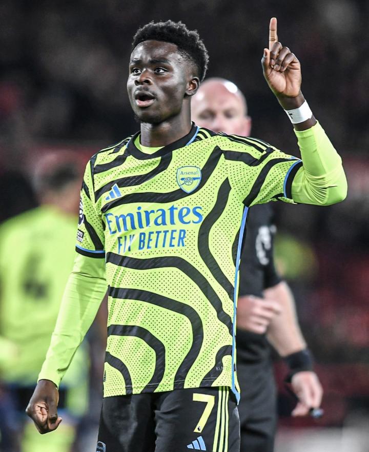 强力边锋此役过后萨卡连续两个赛季拿到了两双数据