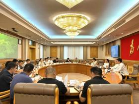 新都区委副书记会见门兴格拉德巴赫足球俱乐部总经理,商谈落户新都事宜