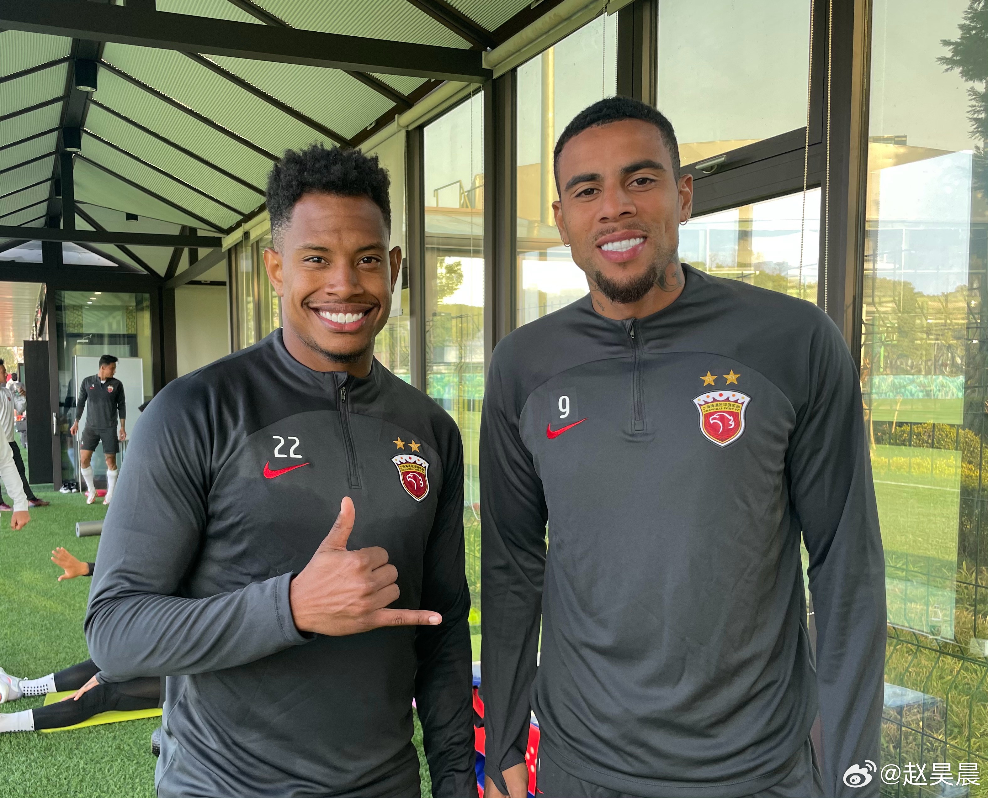 海港新闻官古斯塔沃新赛季穿9号茹萨22号沈子贵17号