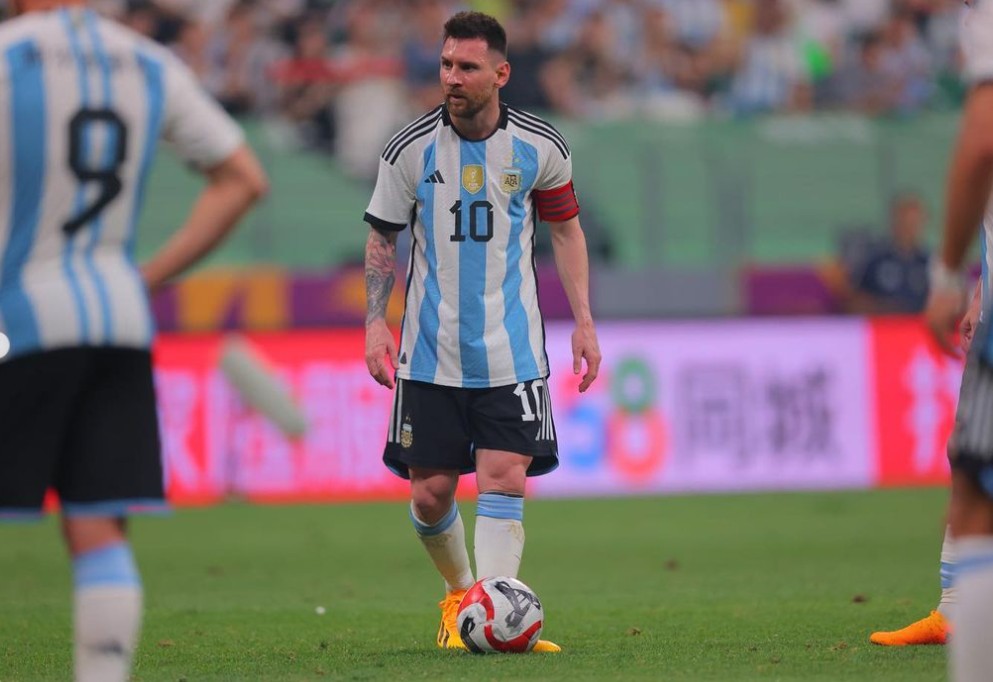 历数梅西中日行从采访到社媒态度一致差别对待