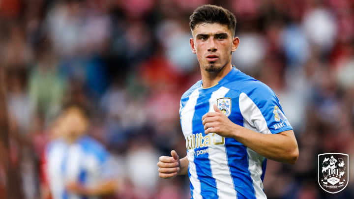 哈德斯菲尔德官方前锋哈拉特承认自己违反了与足球