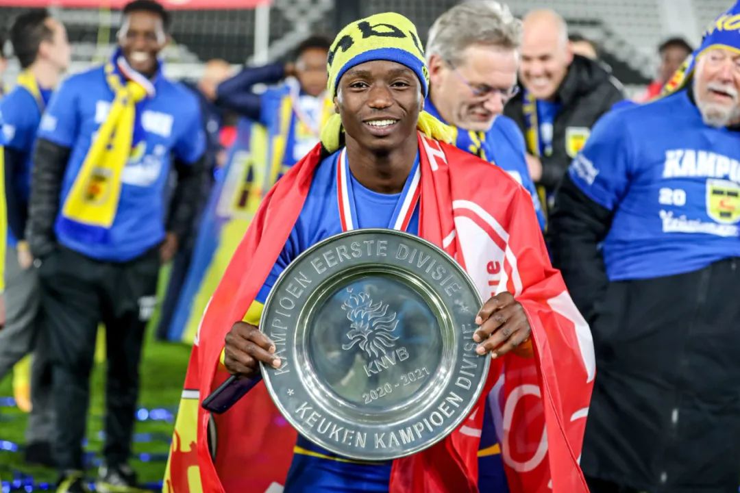 欢迎伊萨 · 卡隆加盟南通支云