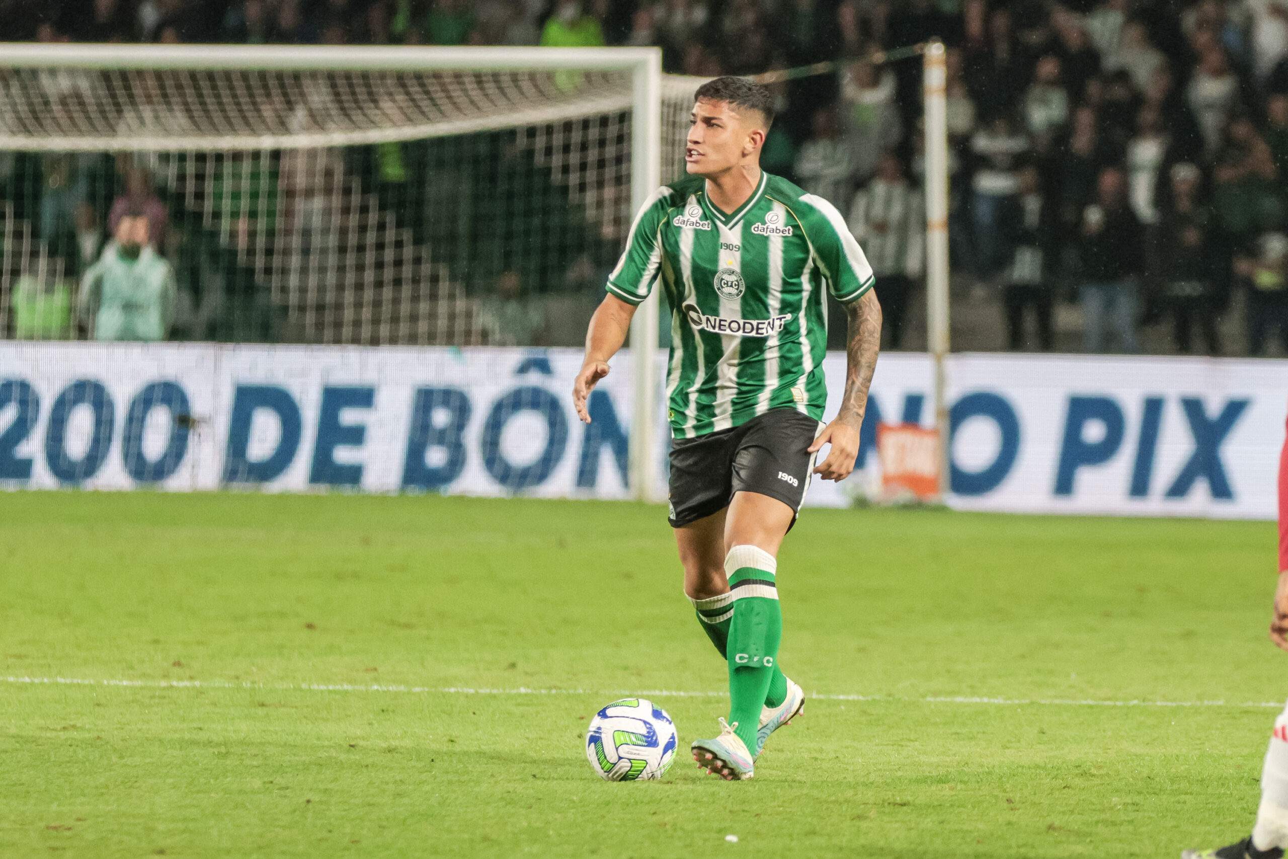 葡超巴西后卫希望波兰足协关注我我想在国家队踢球