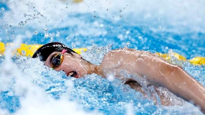 潘展乐破世界纪录中国队夺男子4x100米自由泳世锦赛冠军