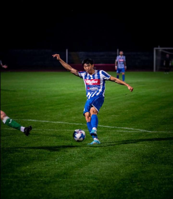 克乙球队卡尔洛瓦茨的中国球员李浩然加盟中超上海海