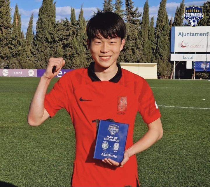 白基泰号u16青年国家队08年龄段前往西班牙