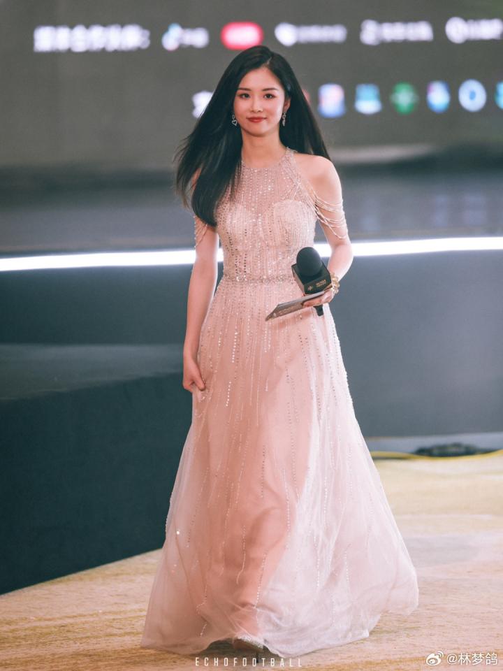 "与中国足球一路同行"感谢每一个在中国足球低谷中坚持的人