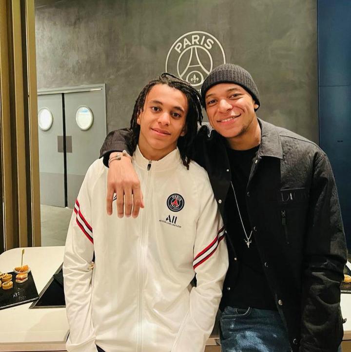 总监发威曝姆巴佩向皇马提出免签弟弟伊桑皇马表示同意