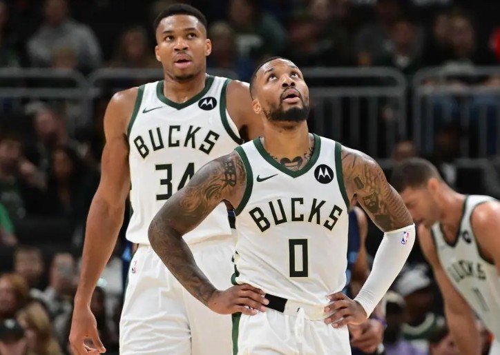 高效双核利拉德字母哥均出战24分钟合计得到47分17板8助