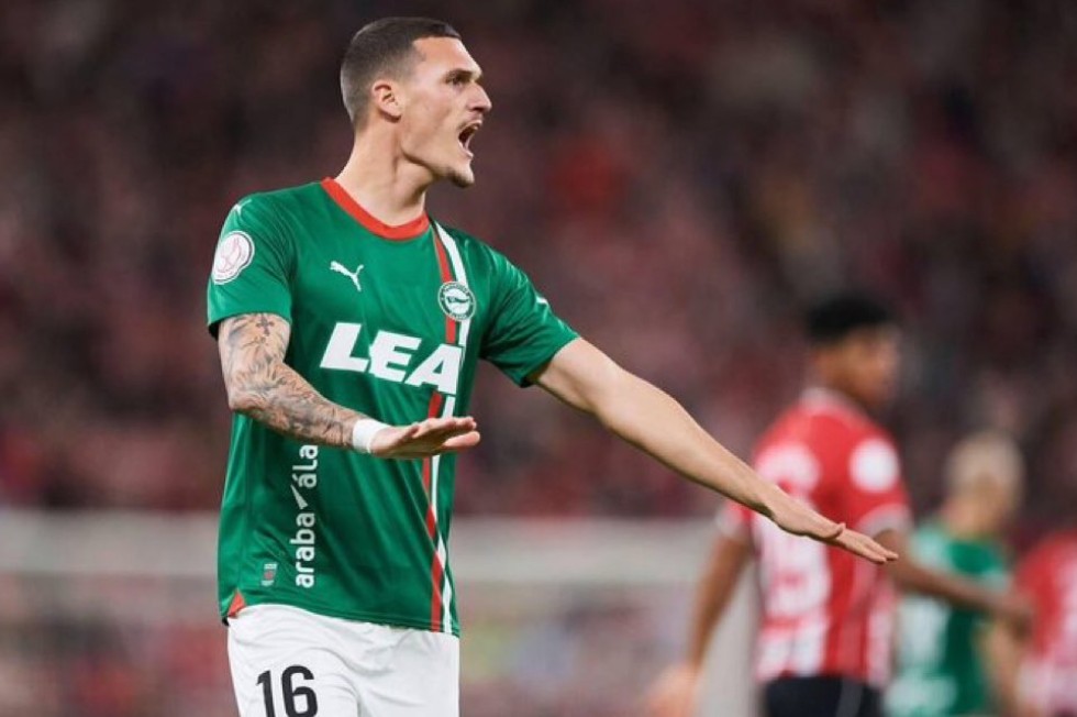 马卡如果纳乔今夏离队皇马可能召回外租中卫拉法马林