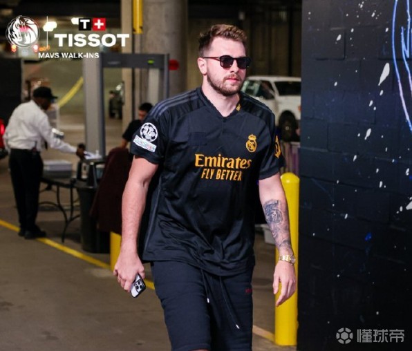 绝对巨星东契奇出场38分钟27中14砍下41分9板11助3断