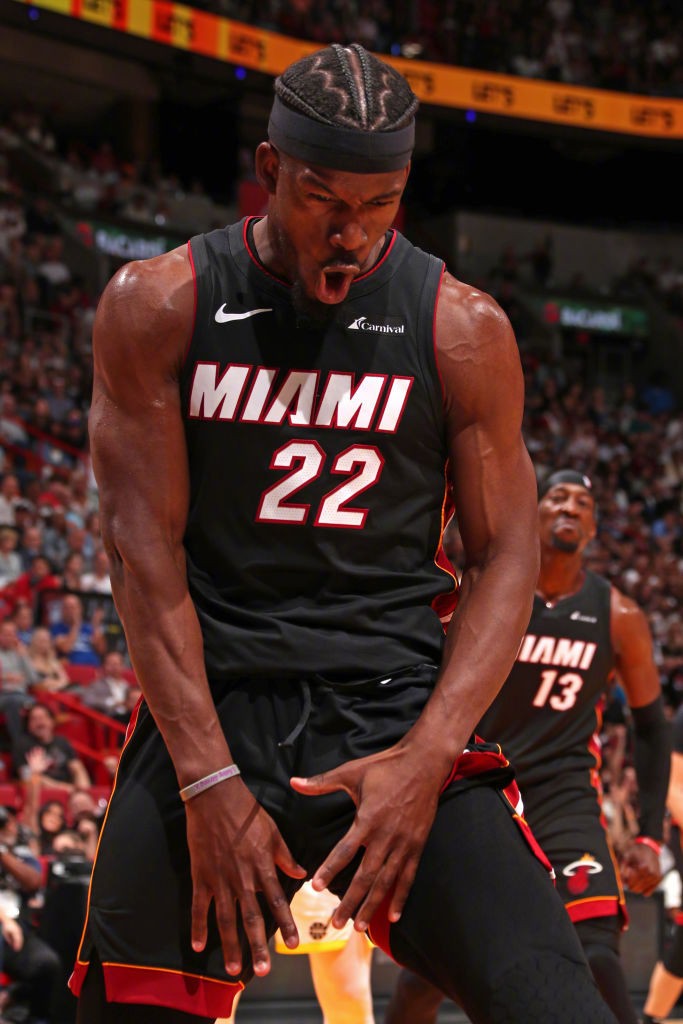 此役,热火球星巴特勒出战36分钟,投篮19投12中,三分3投3中,罚球11投10