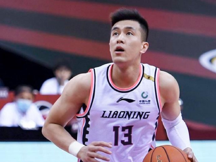 媒体人:郭艾伦康复过程不是很长,将在第三阶段回归球队训练