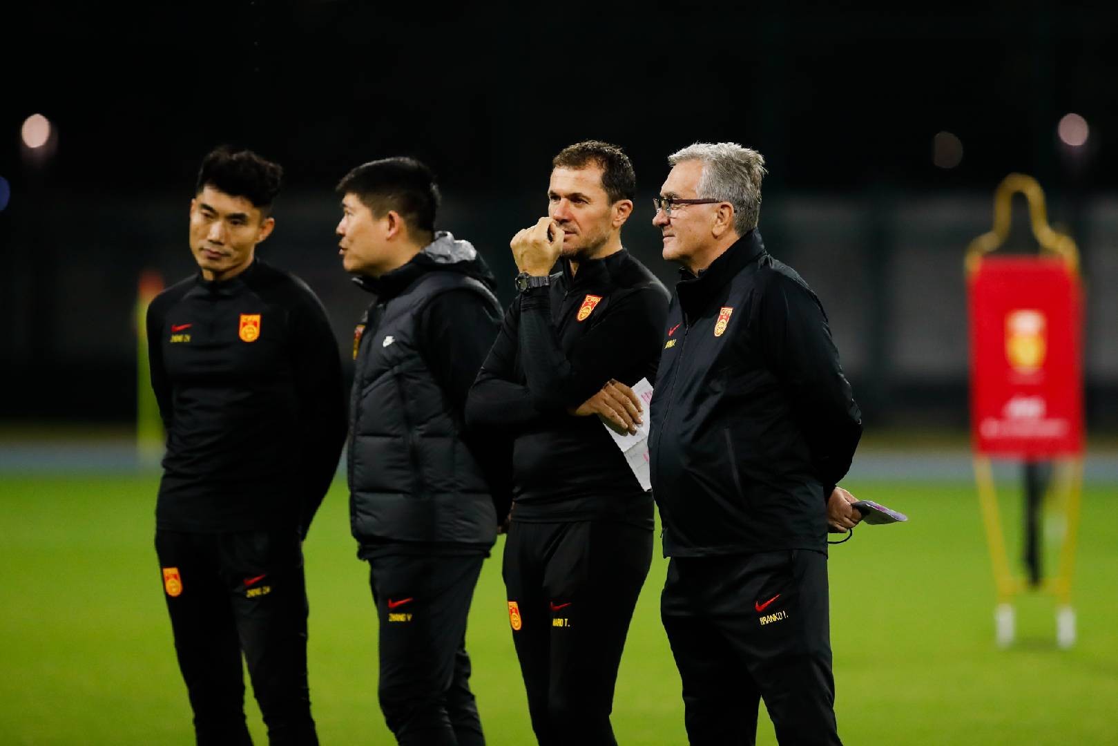 前方报道伊万首期国足集训首日21人到场李可等人缺席