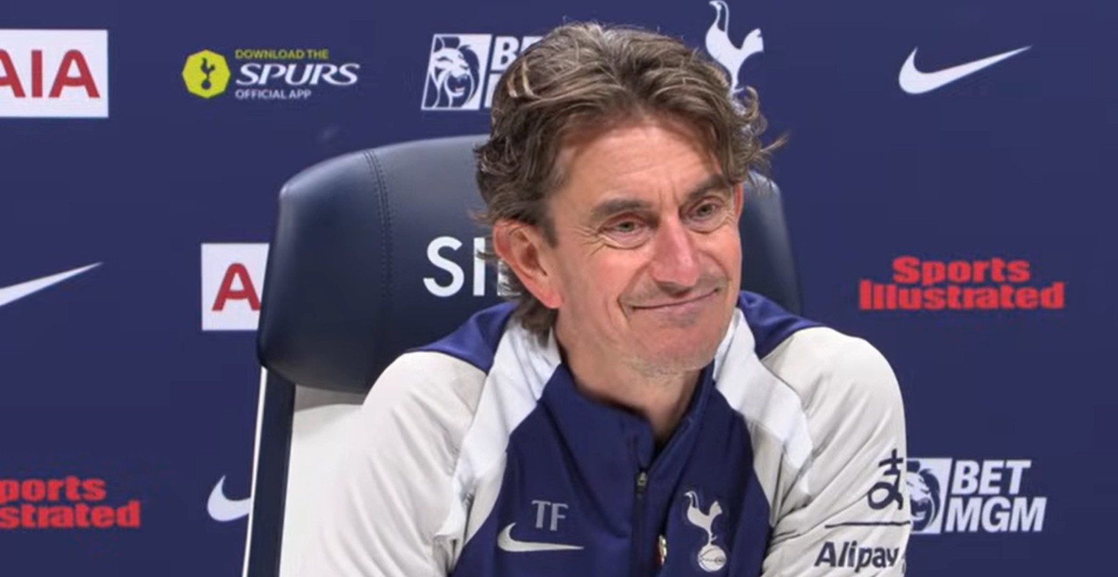 弗兰克：我们要提升主场的表现；如果不当教练我会是体育老师