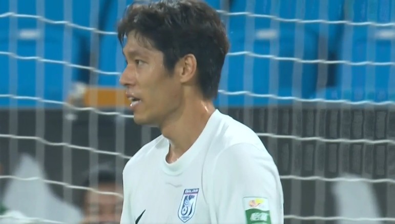 禁区内头球补射破门，毕津浩收获大连英博生涯首球