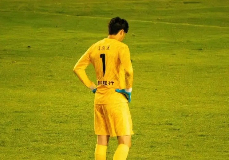 提前一轮降入中甲，长春亚泰18岁门将安智诚：像一场梦