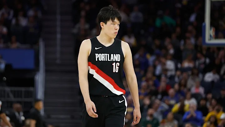 杨瀚森工作室：瀚森食谱队内专门制订，但赛后晚饭都自己解决