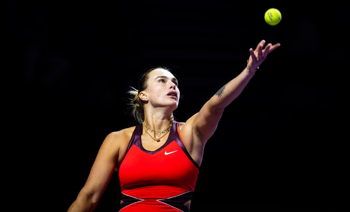 萨巴伦卡2-0力克卫冕冠军高芙，三战全胜挺进总决赛四强