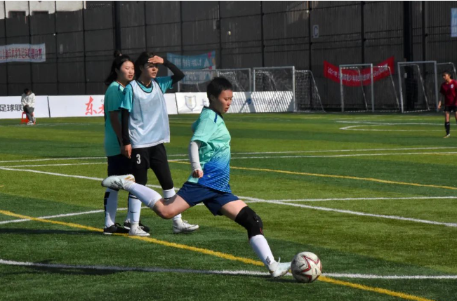 足球女孩 | 中科大张舒欣:足球在我脚下时,烦恼都会消失|懂球帝