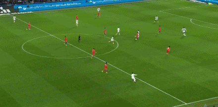 半场战报：里昂1-2巴黎，埃梅里、KK破门，维蒂尼亚2助