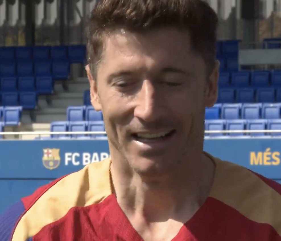 莱万对登贝莱来说这将是一场激动人心的对决