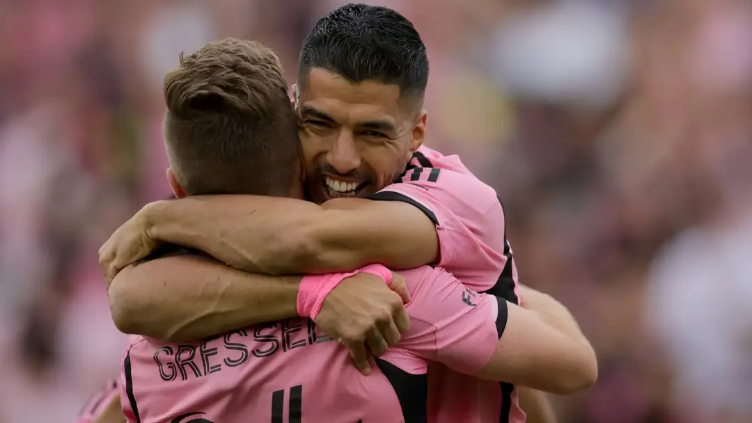 梅西要求格雷塞尔赛前演讲并对他的演讲笑了一下