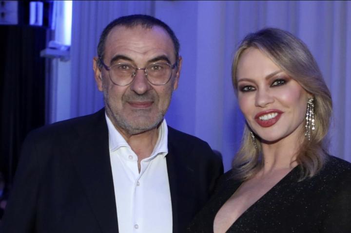 萨里从来不看重钱,他是一个真正的足球人,不过 ,我很遗憾,因为现在还