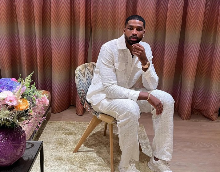 与卡戴珊交往时出轨骑士队汤普森被勒令向私生子付抚养费