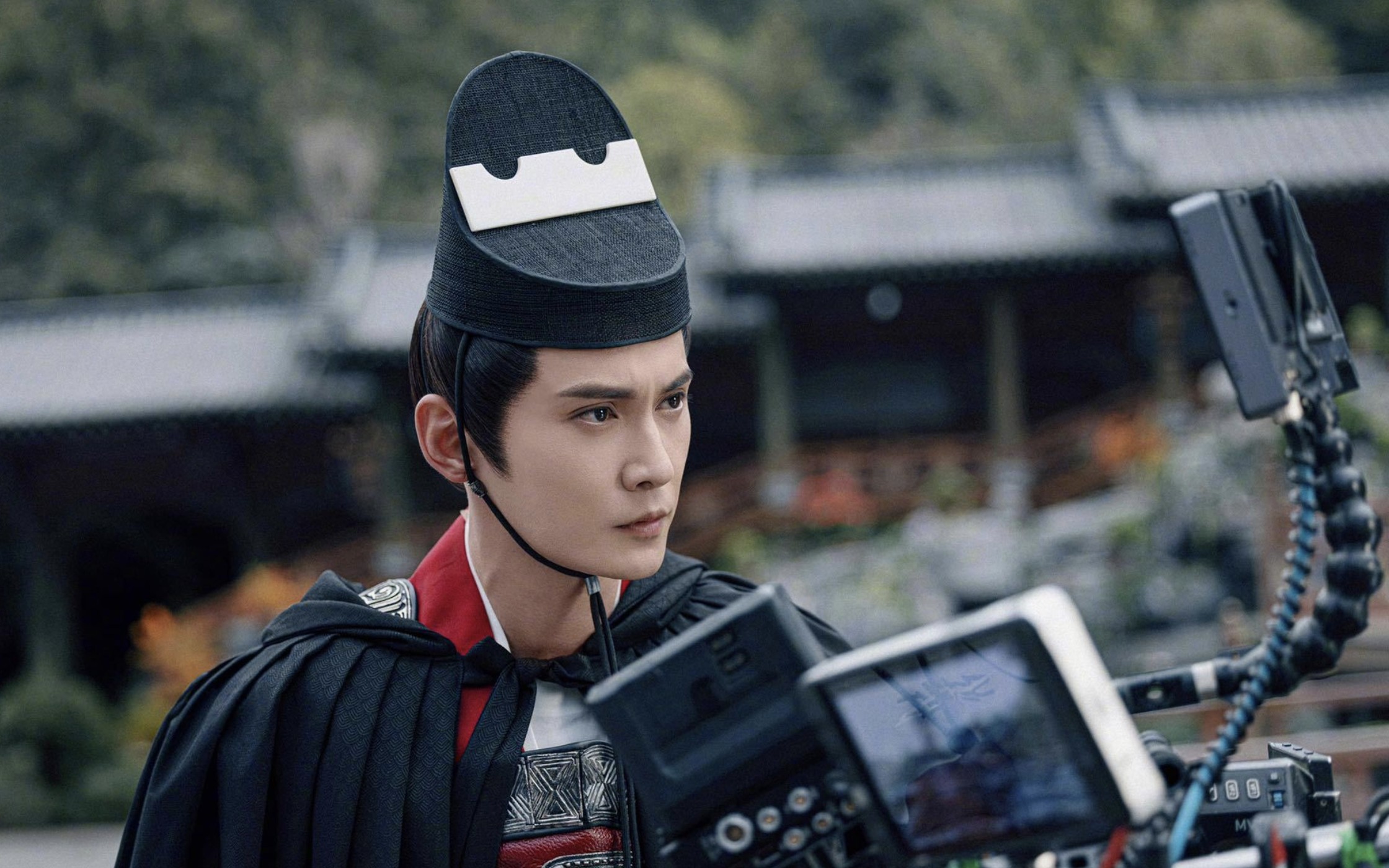 演员徐正溪发文宣布告别演员岗位配图为科比退役背影图