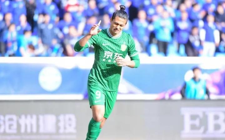 记者张玉宁战新加坡拼至抽筋去客场但大概率不会出战三镇