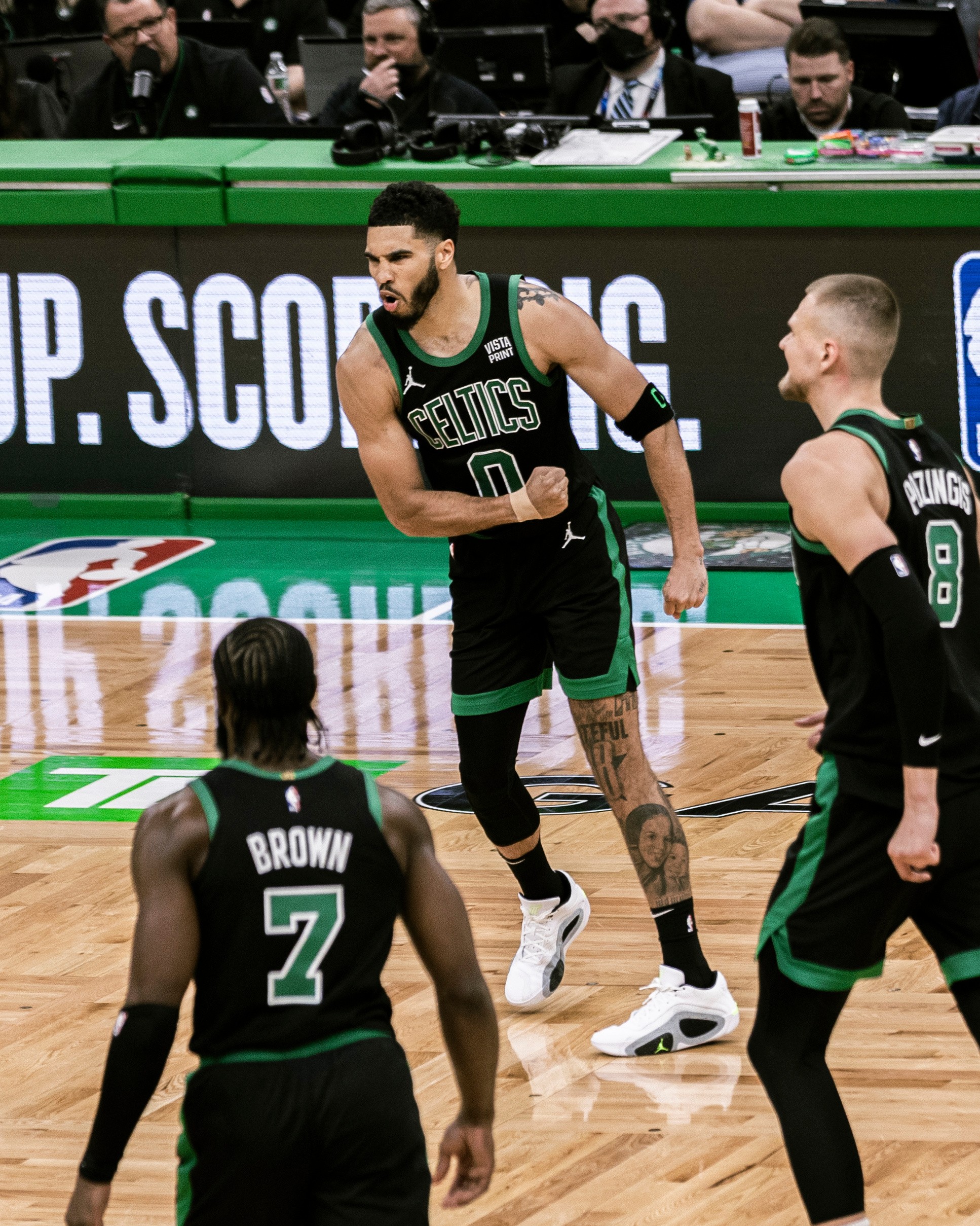 夺冠大热波士顿凯尔特人提前11轮锁定本赛季常规赛东部第一