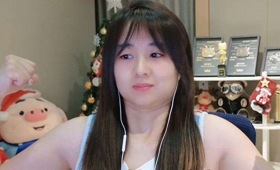 徐静雨战鹰脸型富态战斗意识强像张飞古代下棋她最厉害