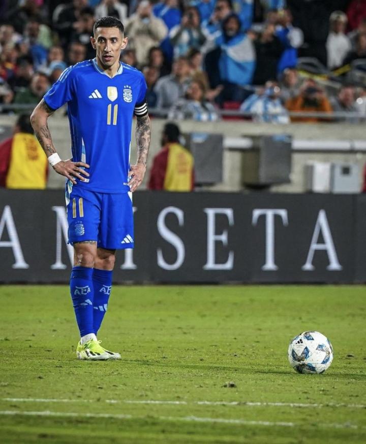 迪马利亚晒照:精彩的国家队之旅,一切都很顺利