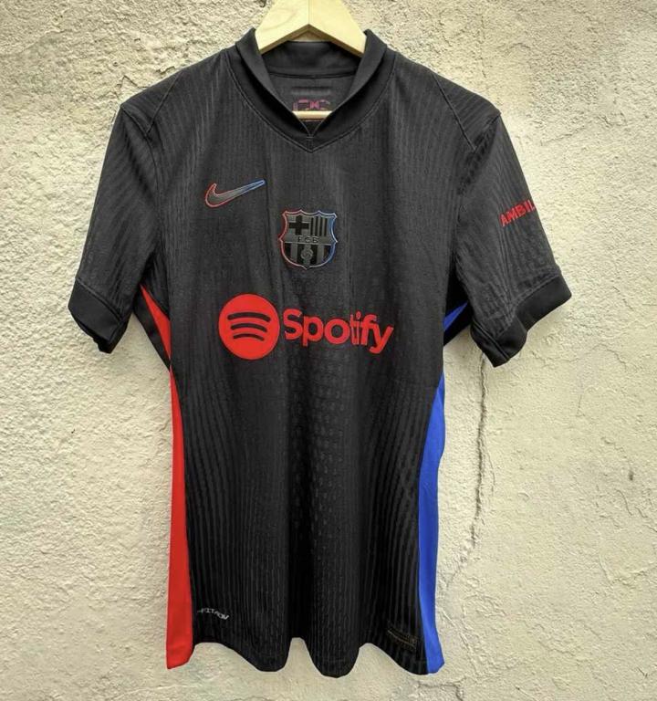 巴塞罗那202425赛季客场球衣实物