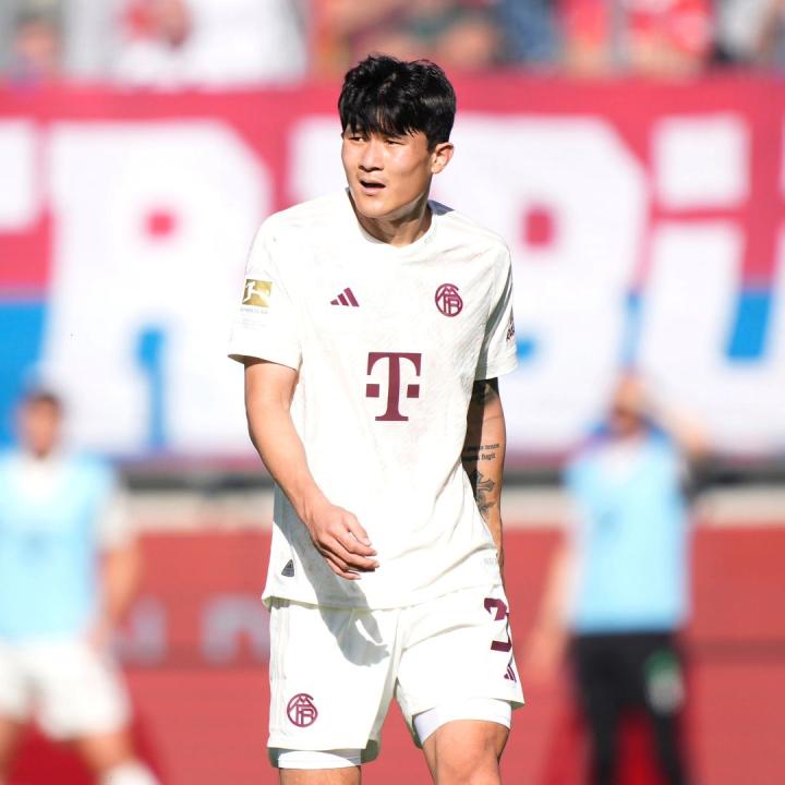 金玟哉这表情,一脸茫然.sofascore评分7...|韩国|拜仁慕尼黑|金玟哉|