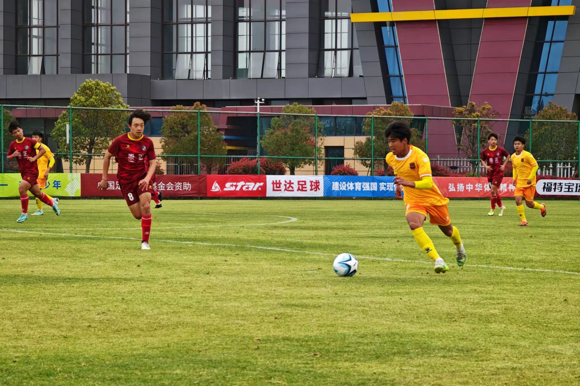 最后一轮,上海嘉定汇龙面对安徽省蚌埠市第三中学.