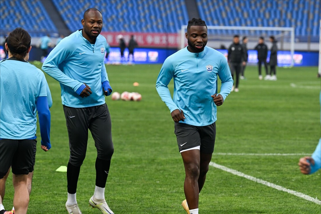 归化周定洋和奥斯卡之后国足能否坐稳亚洲二流