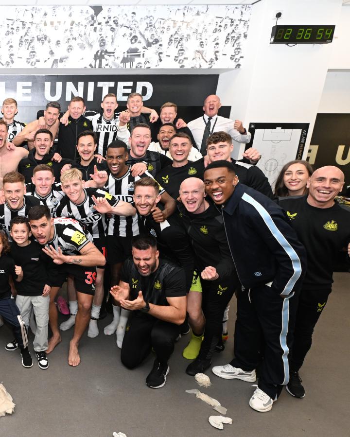 合照谁家小孩混入更衣室了