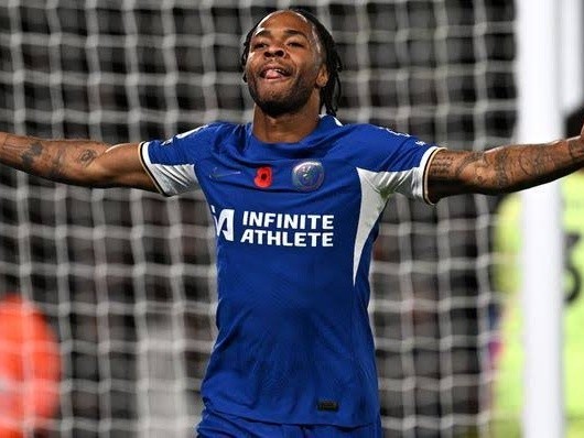 斯特林本赛季前2次对曼城均有进球,今晚再破门将成队史首人