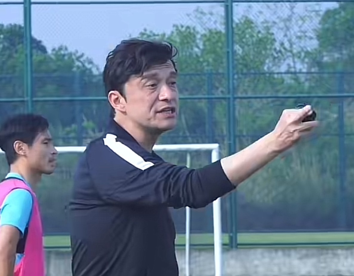 足球报谢晖17日中午抵达长春傍晚就接受了亚泰的签约条件