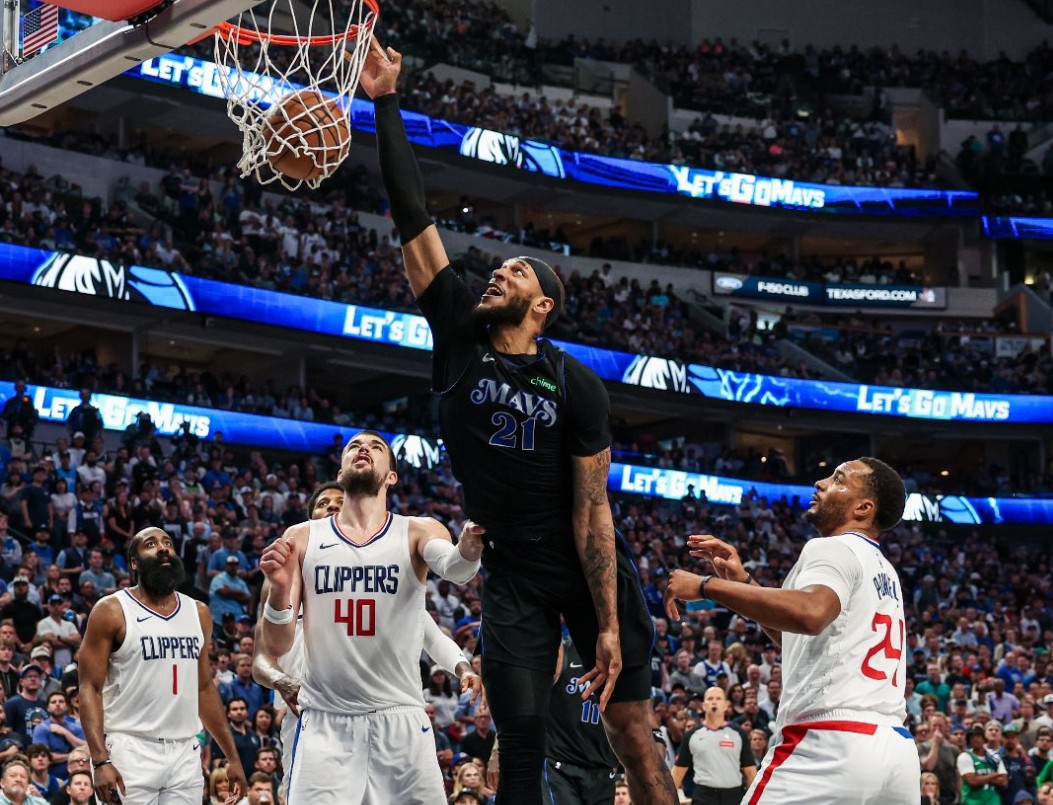 输球就回家!快船三节结束落后独行侠15分,欧文单节13分