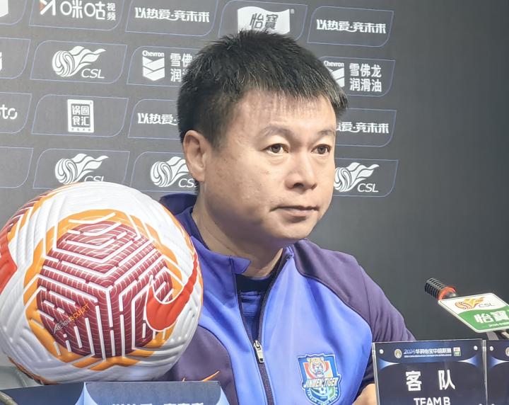 于根伟:京津德比不需要过多动员;尊重球迷对于球队好的意见