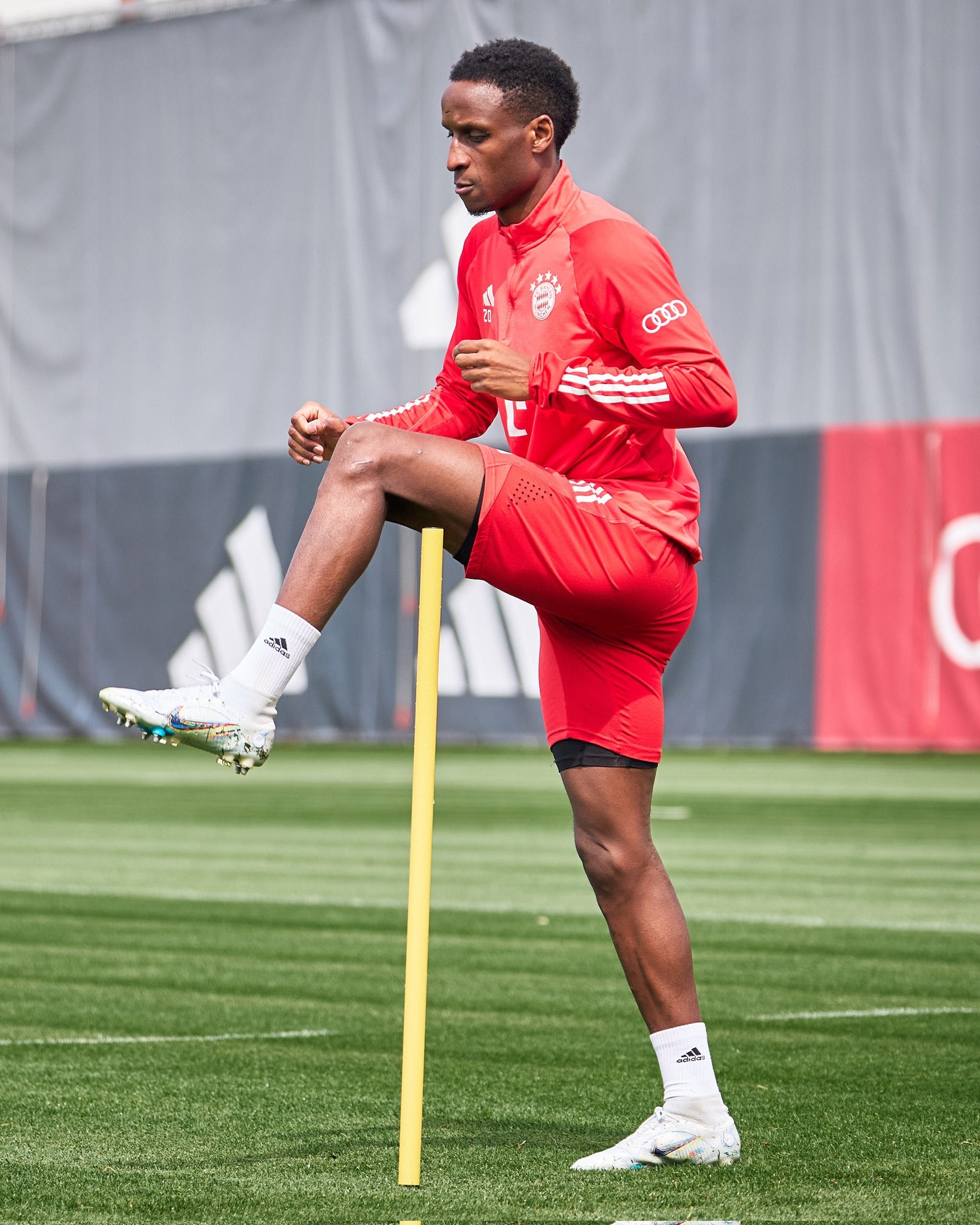 拜仁训练情况更新:博埃,布纳-萨尔回归球队合练